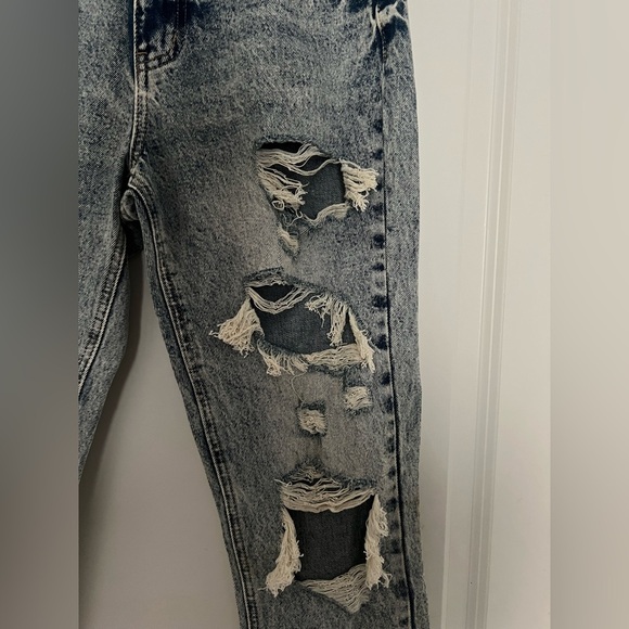 KanCan Collie High Rise Mom Jeans - Picture 4 of 10